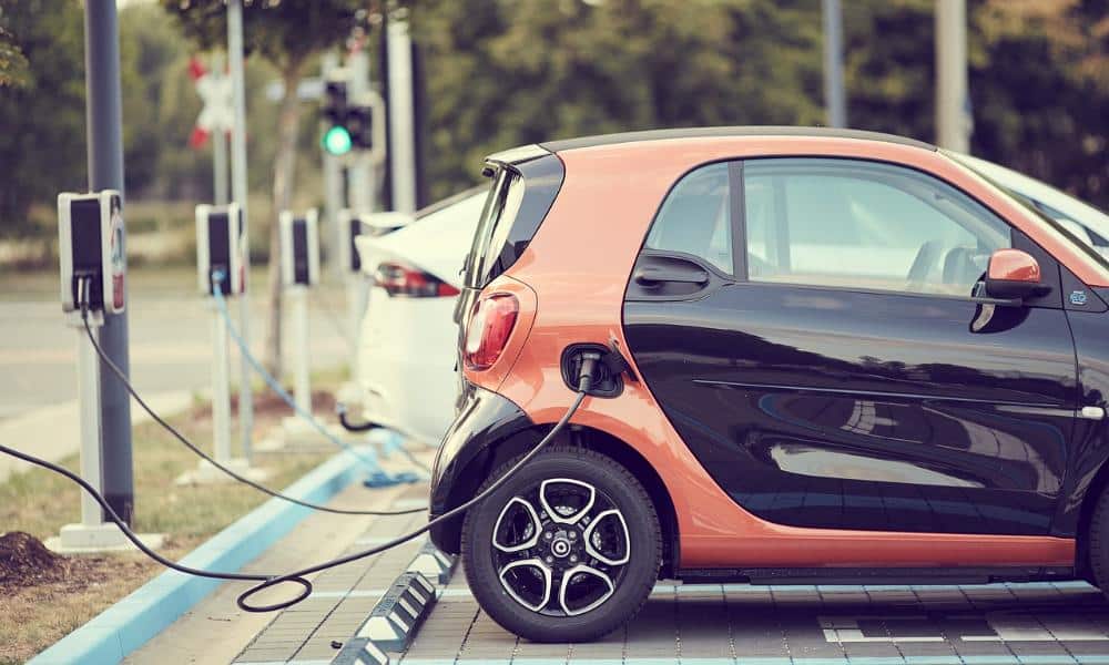 Jak normy emisji spalin zmieniają przemysł samochodowy?