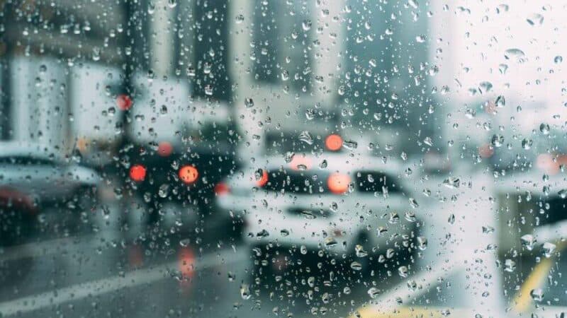 Jak zmniejszyć emisję CO2 w motoryzacji? Praktyczne sposoby na ekologiczne podróżowanie