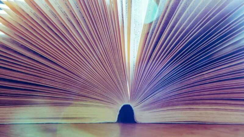 Najlepsze książki dla miłośników kryminałów – Przewodnik po najciekawszych tytułach, które musisz przeczytać